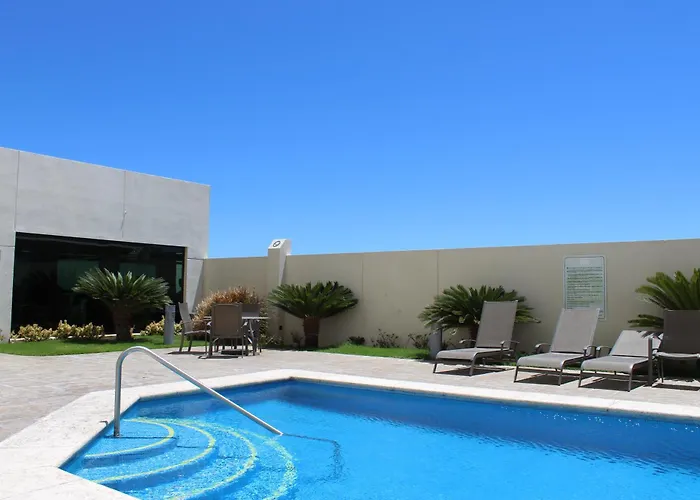 Hotel Aeropuerto Cabos 3*