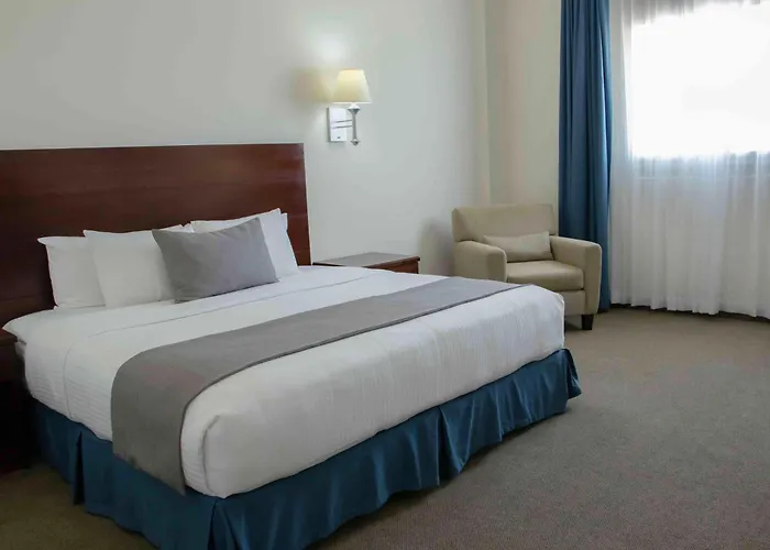 Hotel Aeropuerto Cabos 3*
