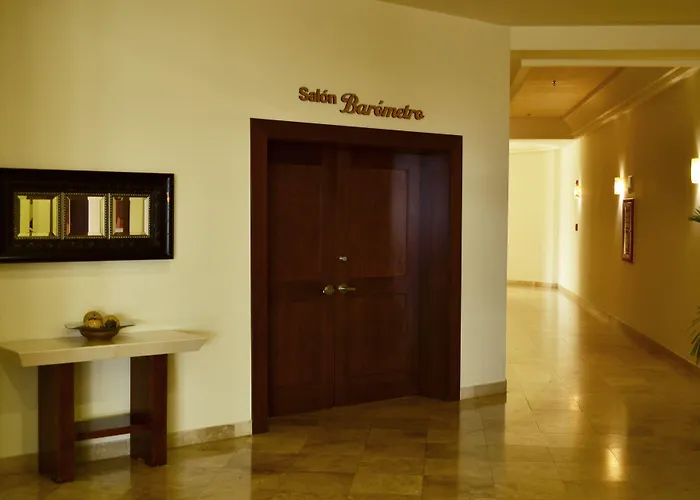 Aeropuerto Cabos Hotel 3*